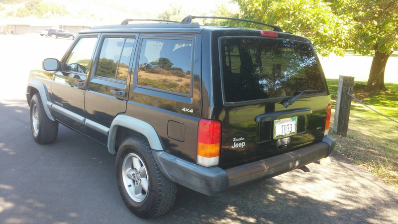Illustration for article titled For $3,995, Would You Go For A Slightly Needy 1998 Jeep Cherokee Sport?